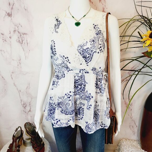 Cabi 100% cotton sleeveless peplum top - Picture 3 of 9